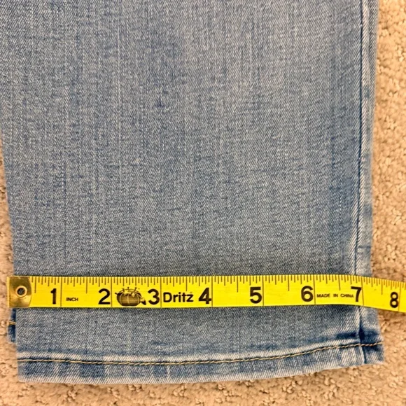 Jag Jeans Women's Light Wash Straight Jeans - Picture 9 of 11